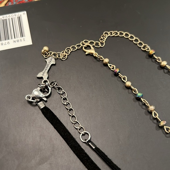 2 chokers - Picture 3 of 3